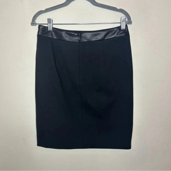 NWT Tahari Faux Leather Skirt Size 8 - Picture 5 of 8